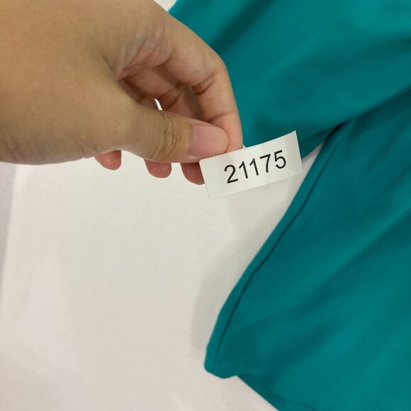 Dressbarn size 3X Blue Teal Embellished Artsy Stretch Knit 3/4 Sleeve Blouse - Picture 8 of 8